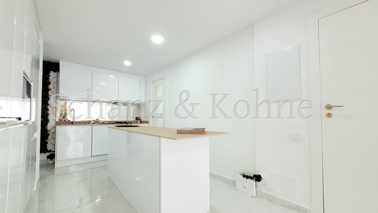 4 soveværelse Lejlighed til salg i L'Arenal / S'Arenal - € 595.000 (Ref: 8840138)