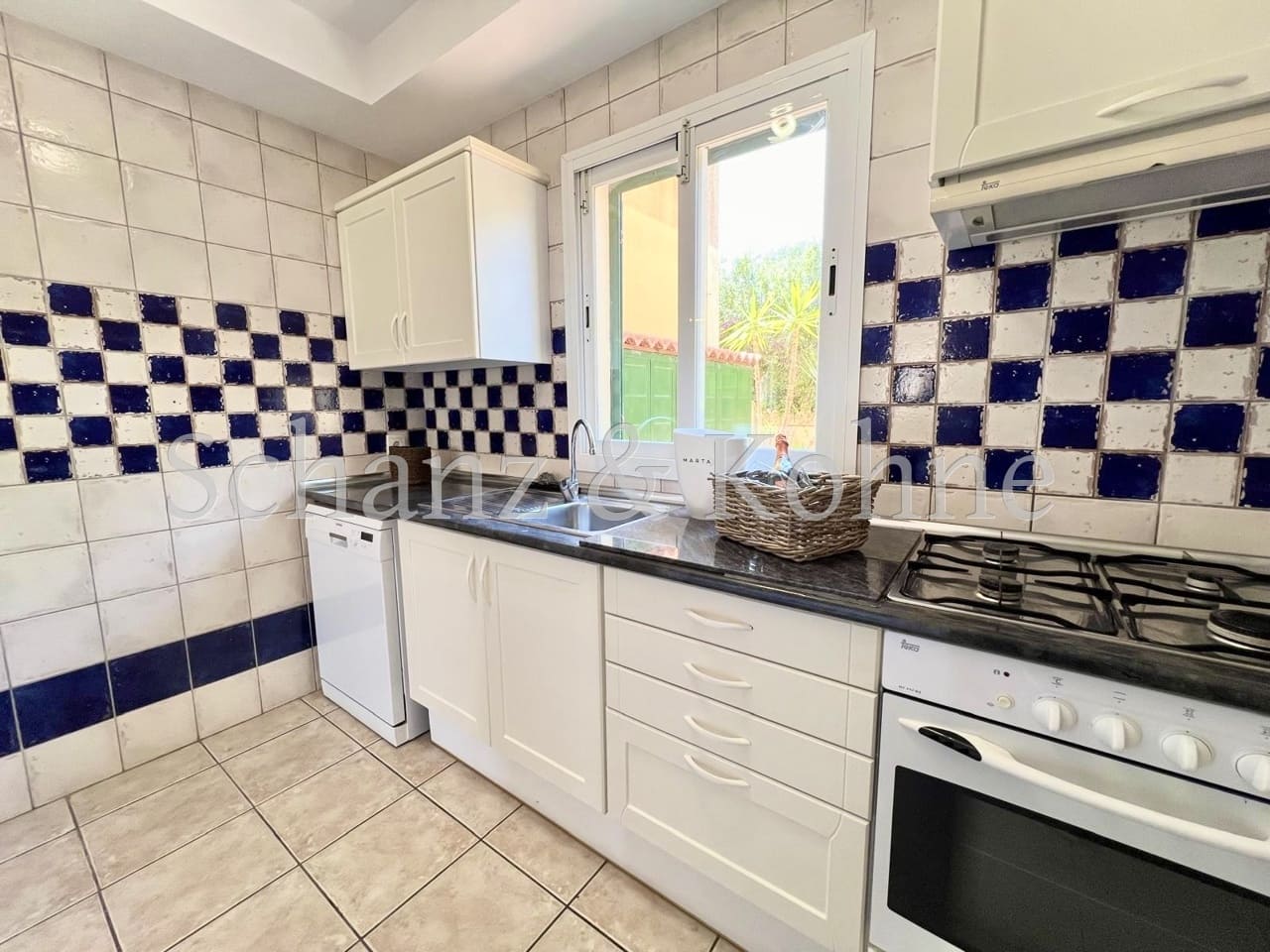 1 soverom Leilighet til leie i Tolleric - € 1 450 (Ref: 8845142)