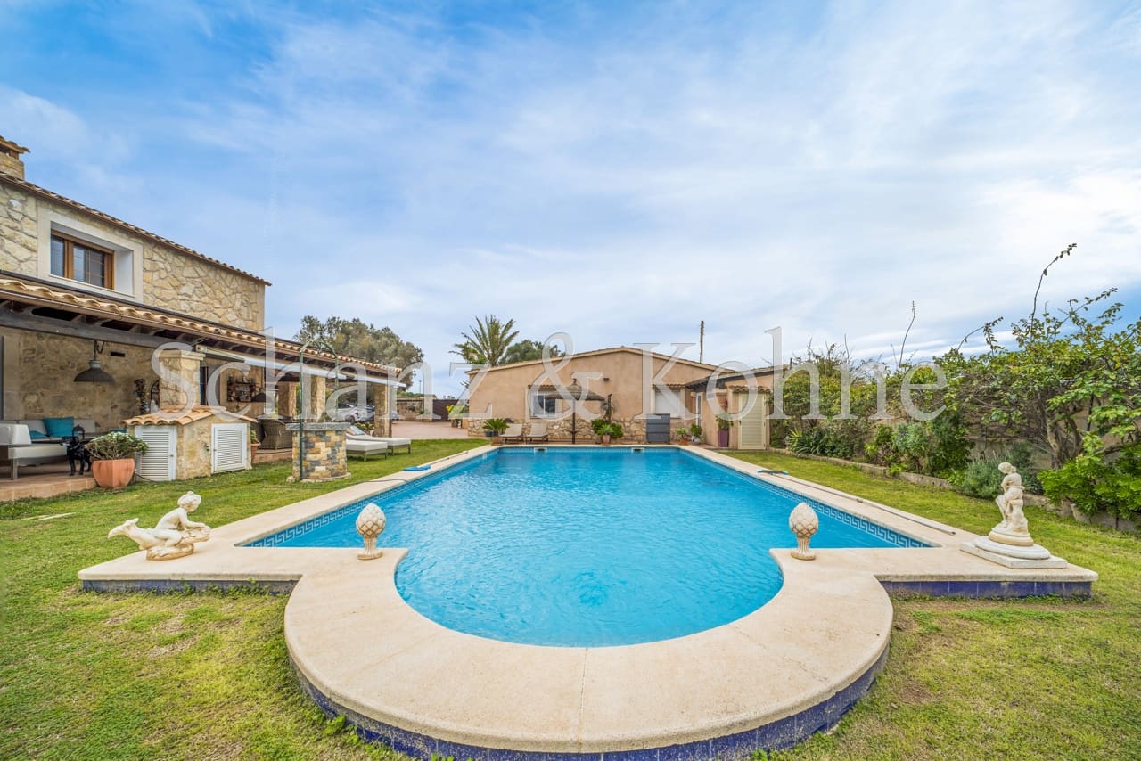 4 soveværelse Finca/Landehus til salg i Las Maravillas med swimmingpool - € 1.750.000 (Ref: 8888948)