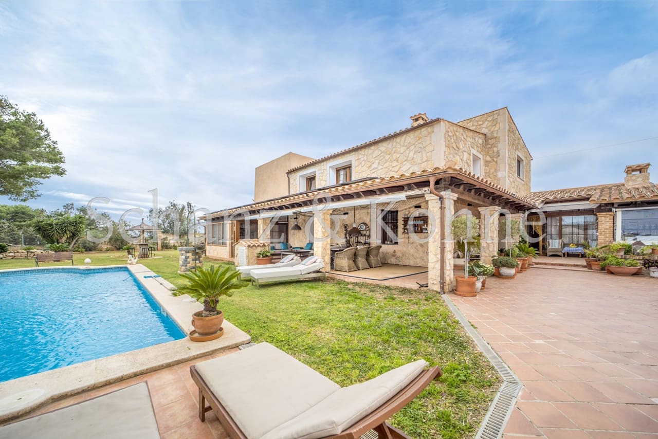 4 soveværelse Finca/Landehus til salg i Las Maravillas med swimmingpool - € 1.750.000 (Ref: 8888948)