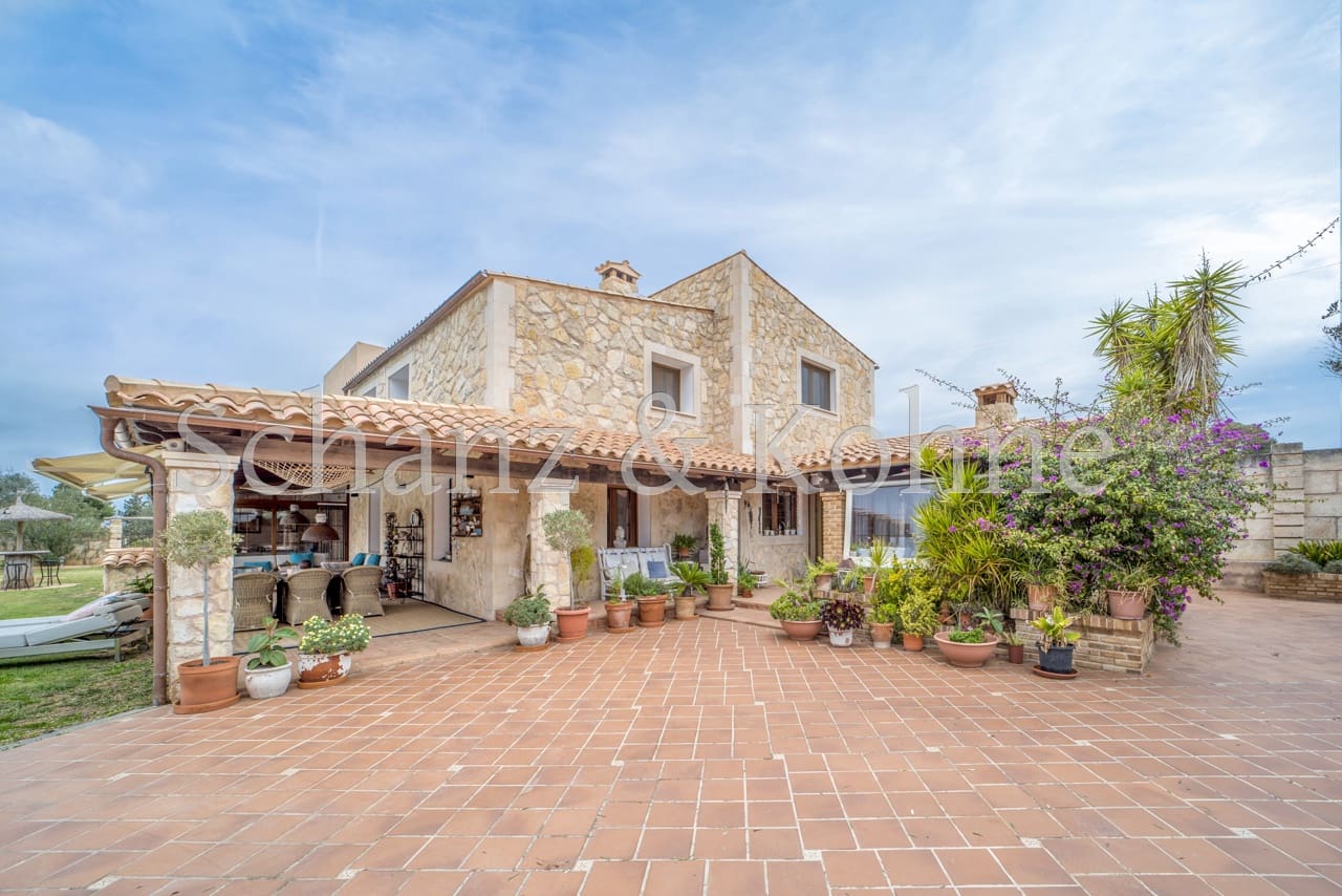 4 soveværelse Finca/Landehus til salg i Las Maravillas med swimmingpool - € 1.750.000 (Ref: 8888948)