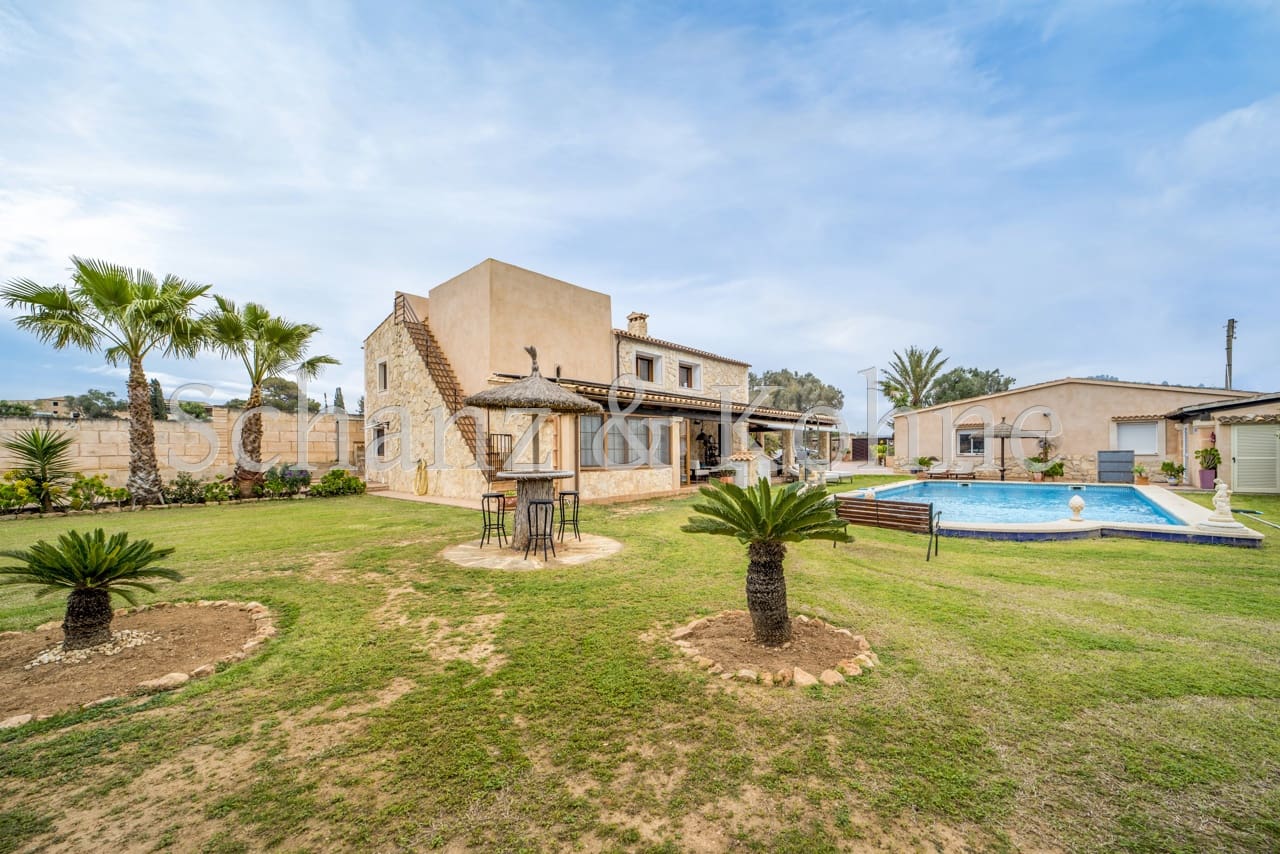 4 soveværelse Finca/Landehus til salg i Las Maravillas med swimmingpool - € 1.750.000 (Ref: 8888948)