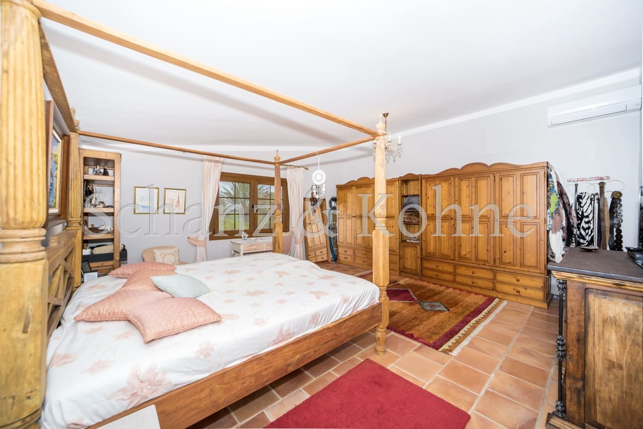 4 soveværelse Finca/Landehus til salg i Las Maravillas med swimmingpool - € 1.750.000 (Ref: 8888948)