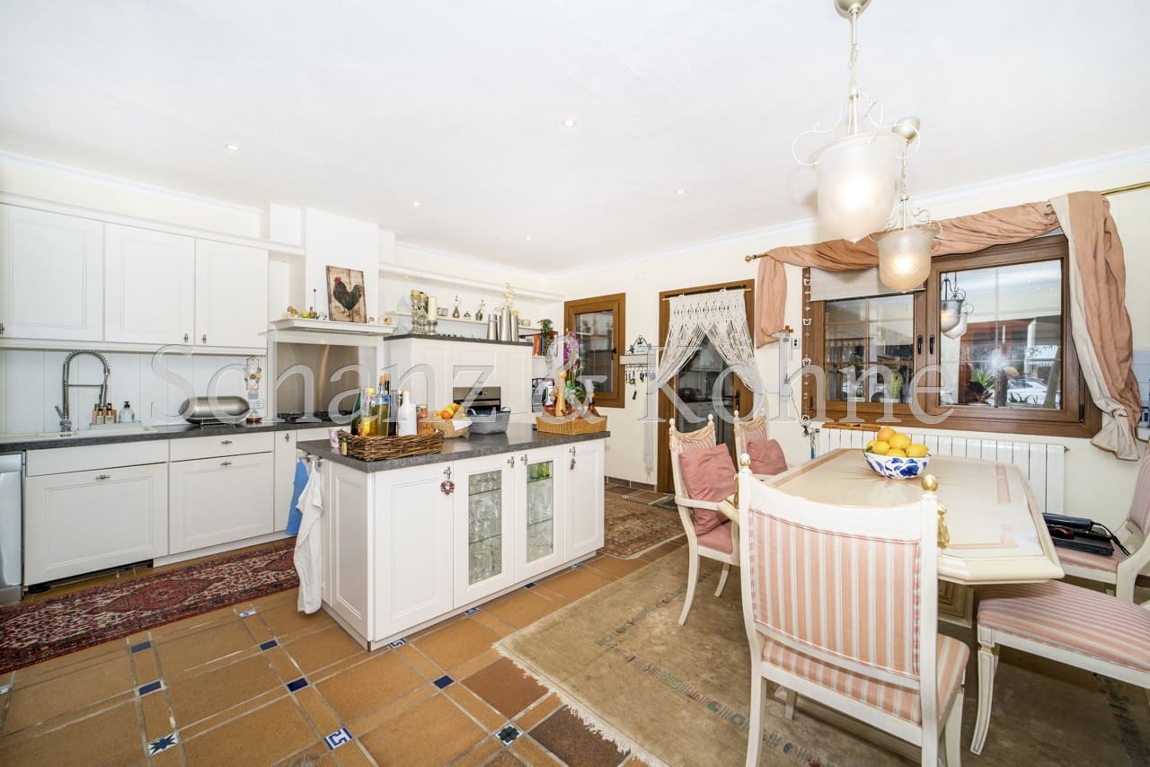 4 soveværelse Finca/Landehus til salg i Las Maravillas med swimmingpool - € 1.750.000 (Ref: 8888948)