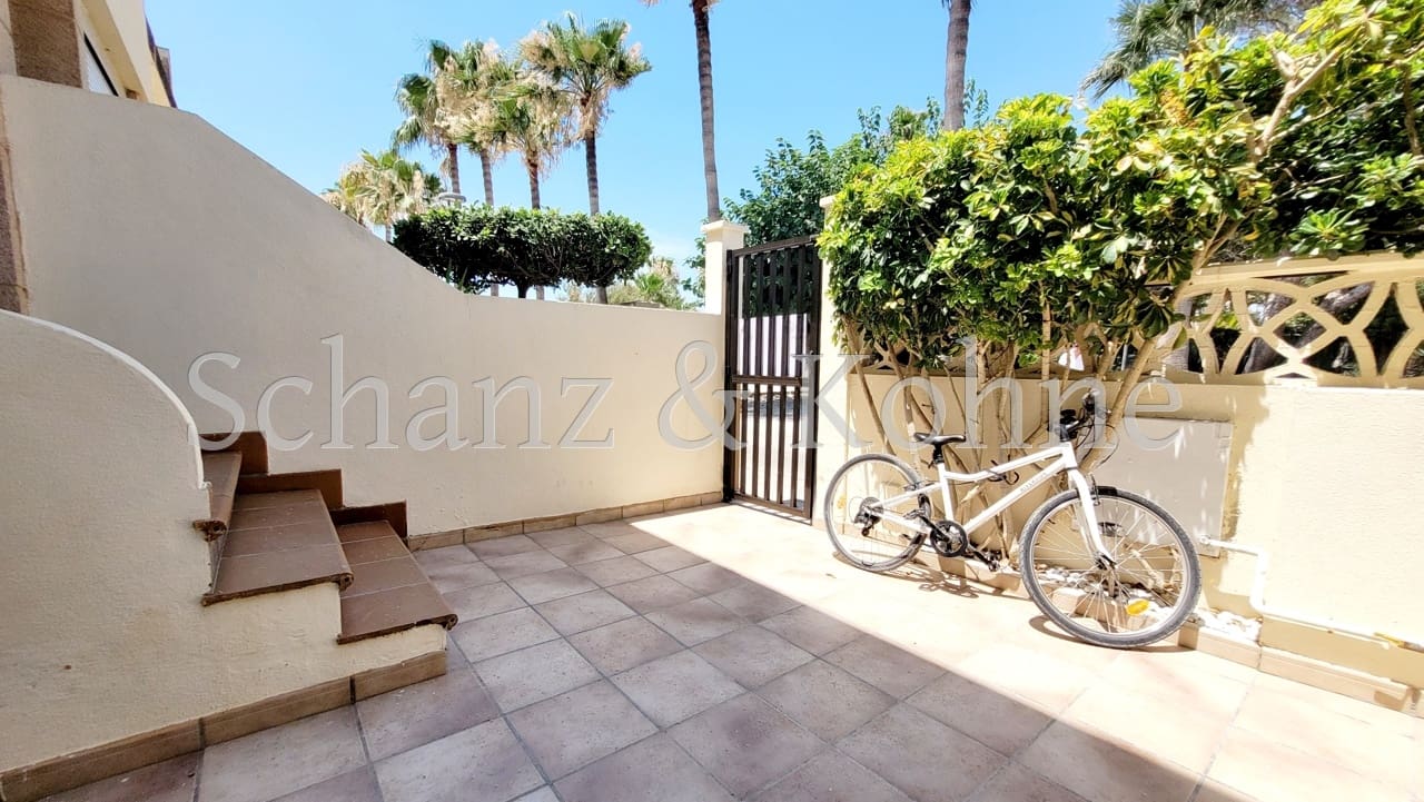 2 soveværelse Rækkehus til salg i Las Maravillas - € 1.040.000 (Ref: 9113656)