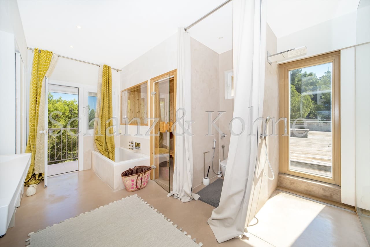 4 bedroom Penthouse for rent in Santa Ponsa - € 8,500 (Ref: 9279680)