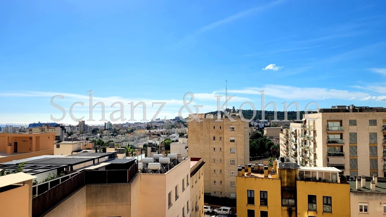 3 bedroom Flat for sale in Palma de Mallorca - € 575,000 (Ref: 9409989)