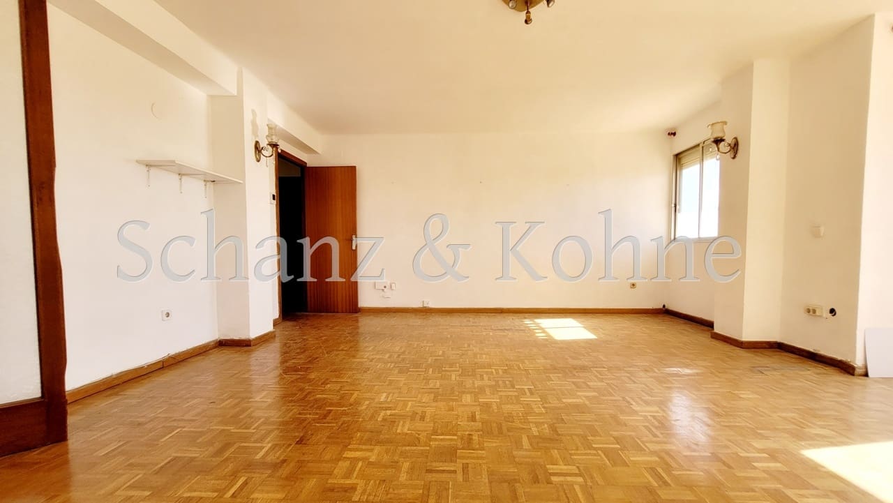 3 bedroom Flat for sale in Palma de Mallorca - € 575,000 (Ref: 9409989)