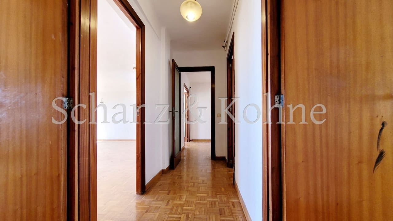 3 bedroom Flat for sale in Palma de Mallorca - € 575,000 (Ref: 9409989)