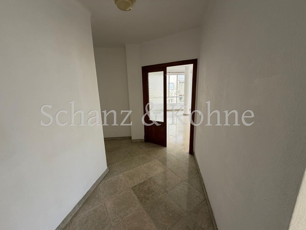 4 bedroom Flat for rent in Palma de Mallorca - € 1,300 (Ref: 9708008)