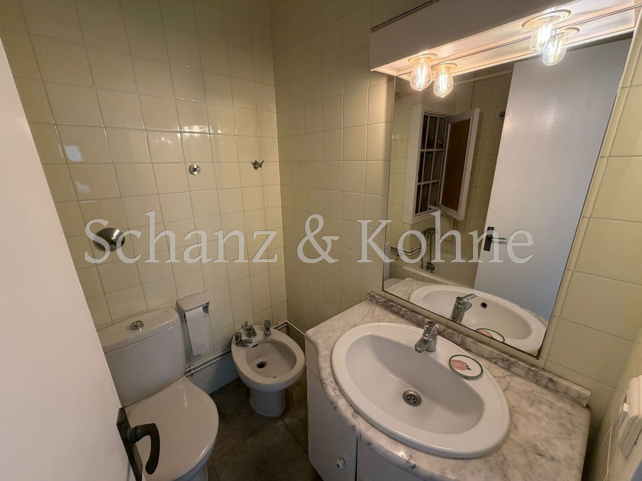 4 bedroom Flat for rent in Palma de Mallorca - € 1,300 (Ref: 9708008)