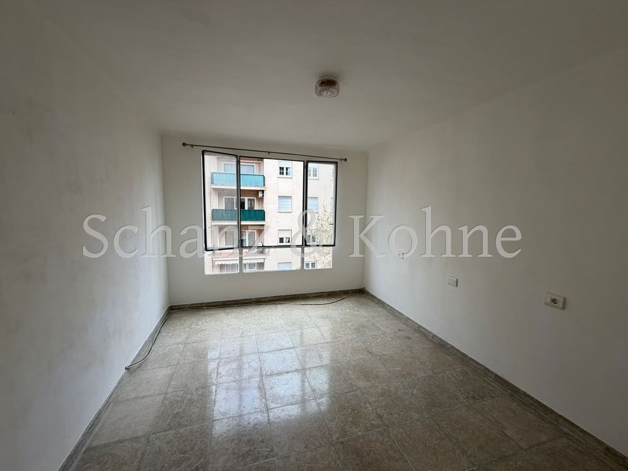 4 bedroom Flat for rent in Palma de Mallorca - € 1,300 (Ref: 9708008)