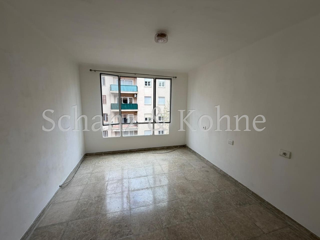 4 bedroom Flat for rent in Palma de Mallorca - € 1,300 (Ref: 9708008)