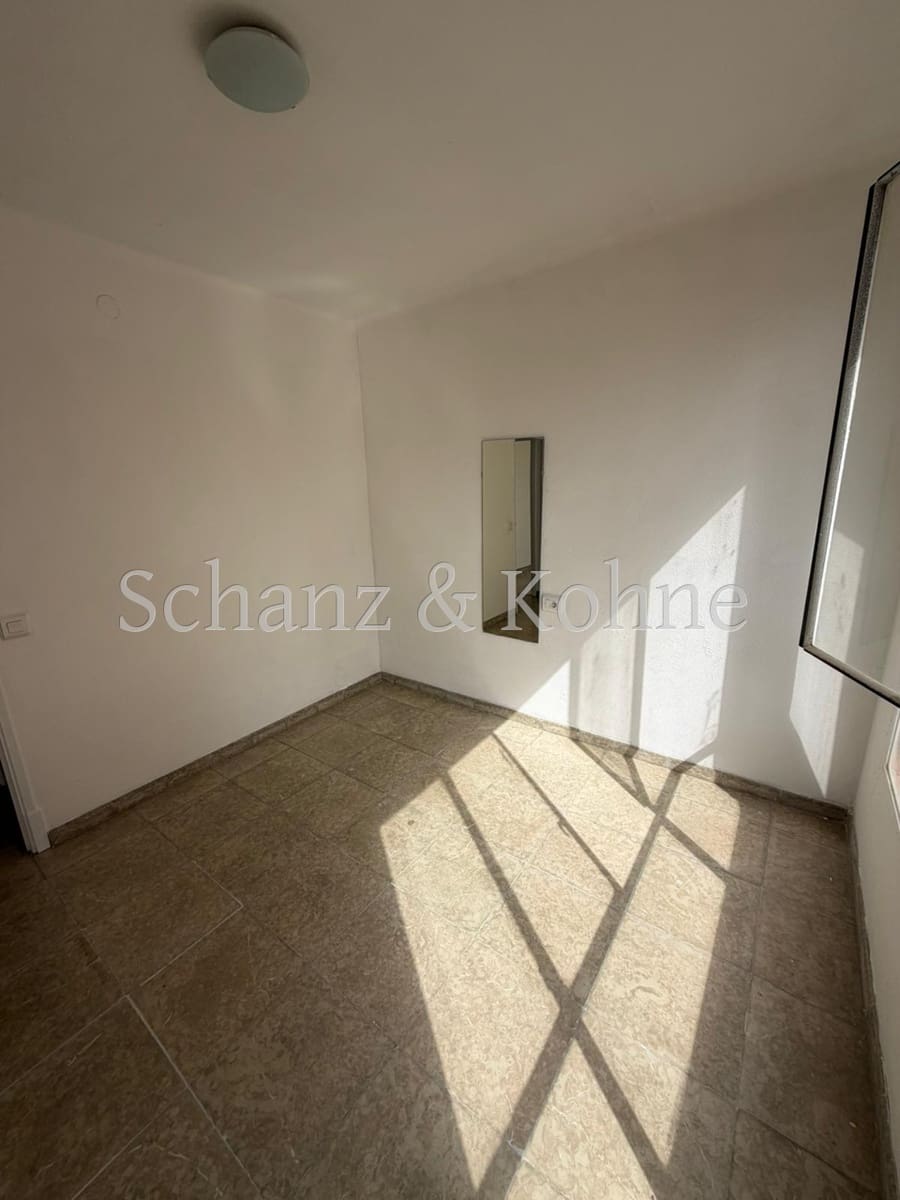 4 bedroom Flat for rent in Palma de Mallorca - € 1,300 (Ref: 9708008)