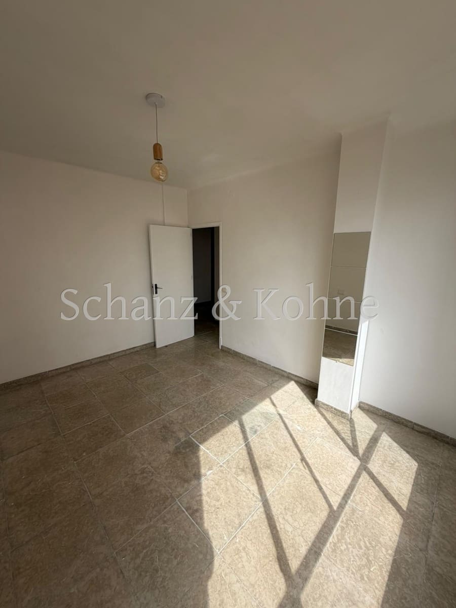 4 bedroom Flat for rent in Palma de Mallorca - € 1,300 (Ref: 9708008)