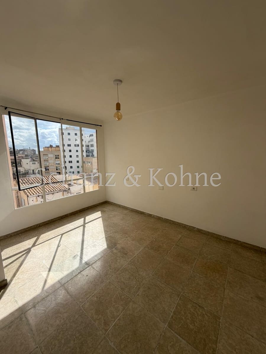 4 bedroom Flat for rent in Palma de Mallorca - € 1,300 (Ref: 9708008)