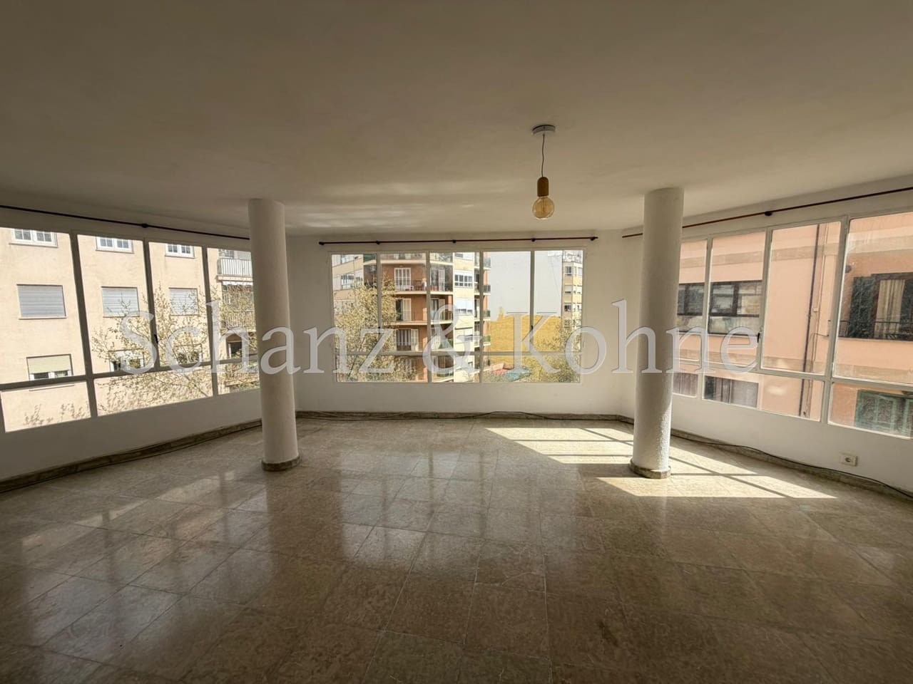 4 bedroom Flat for rent in Palma de Mallorca - € 1,300 (Ref: 9708008)
