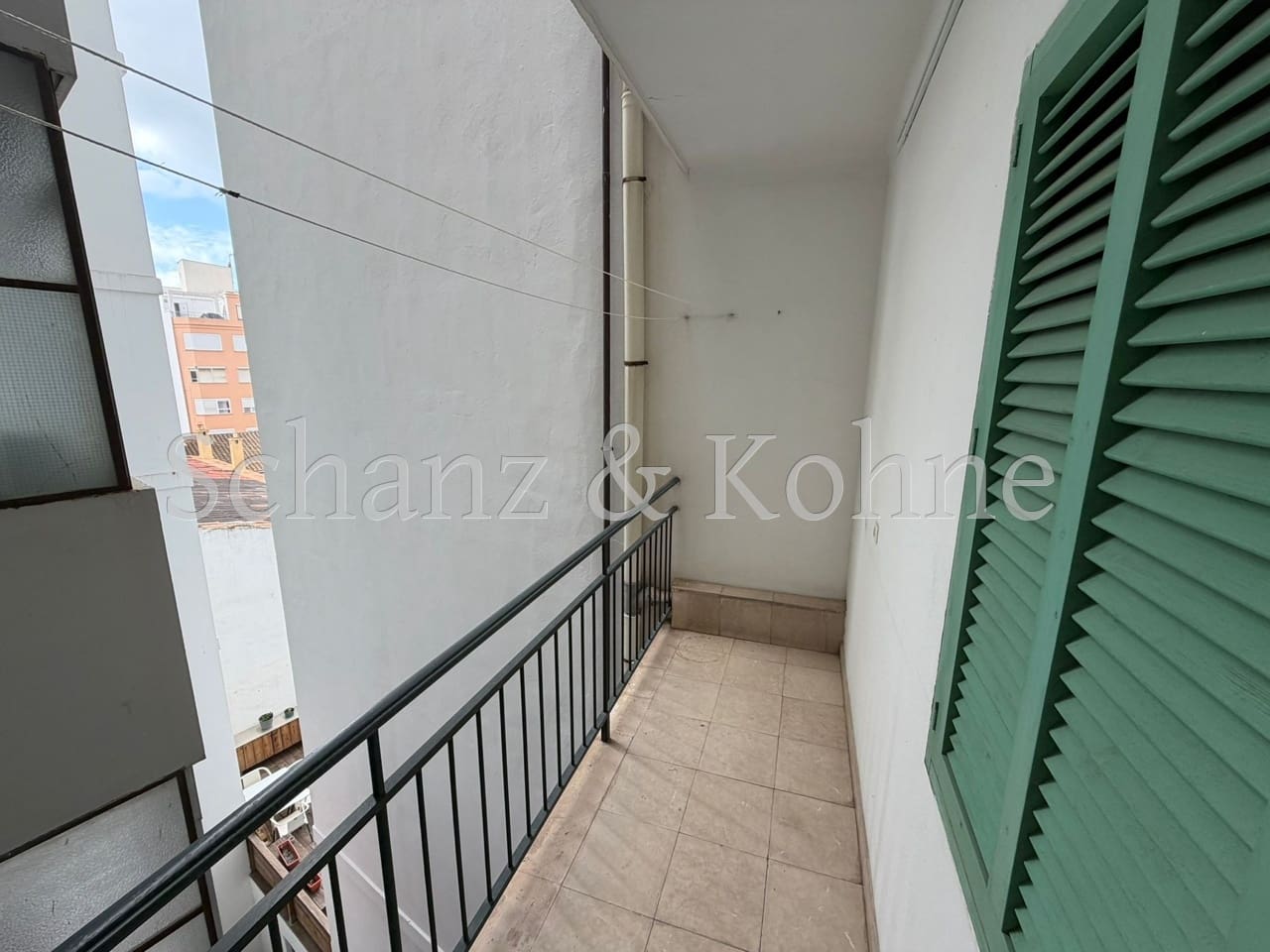 4 bedroom Flat for rent in Palma de Mallorca - € 1,300 (Ref: 9708008)