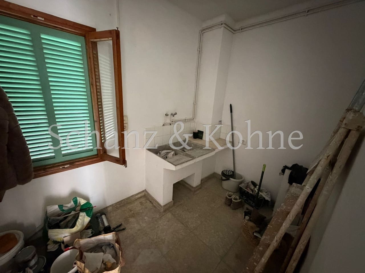 4 bedroom Flat for rent in Palma de Mallorca - € 1,300 (Ref: 9708008)