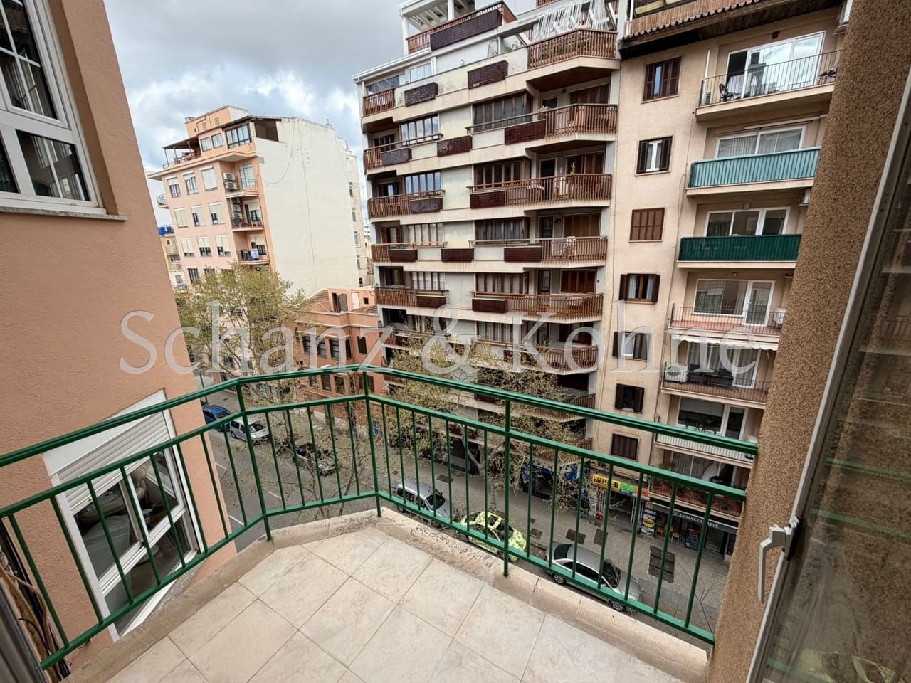 4 bedroom Flat for rent in Palma de Mallorca - € 1,300 (Ref: 9708008)