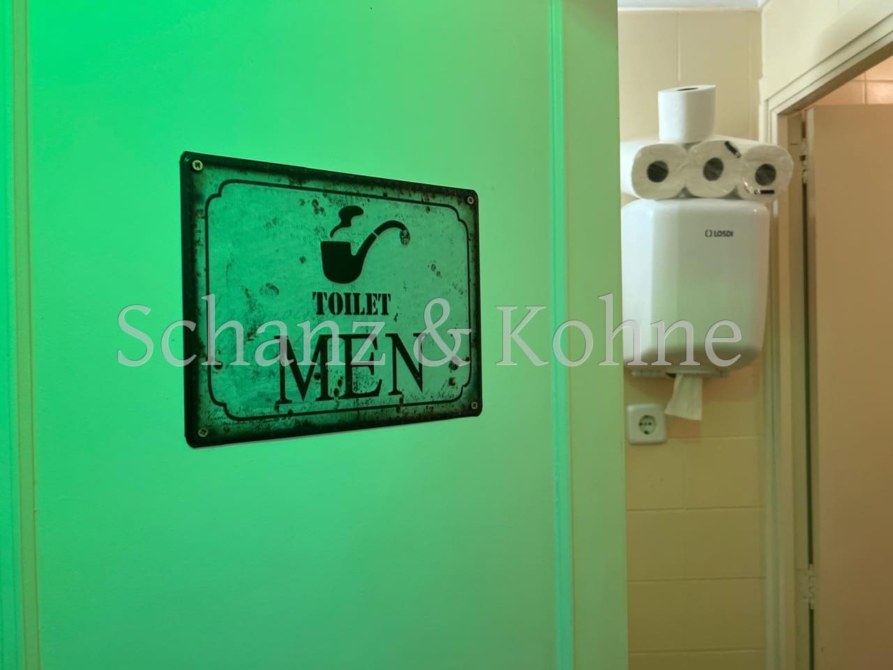 2 bedroom Commercial for sale in Peguera / Paguera - € 90,000 (Ref: 9733428)