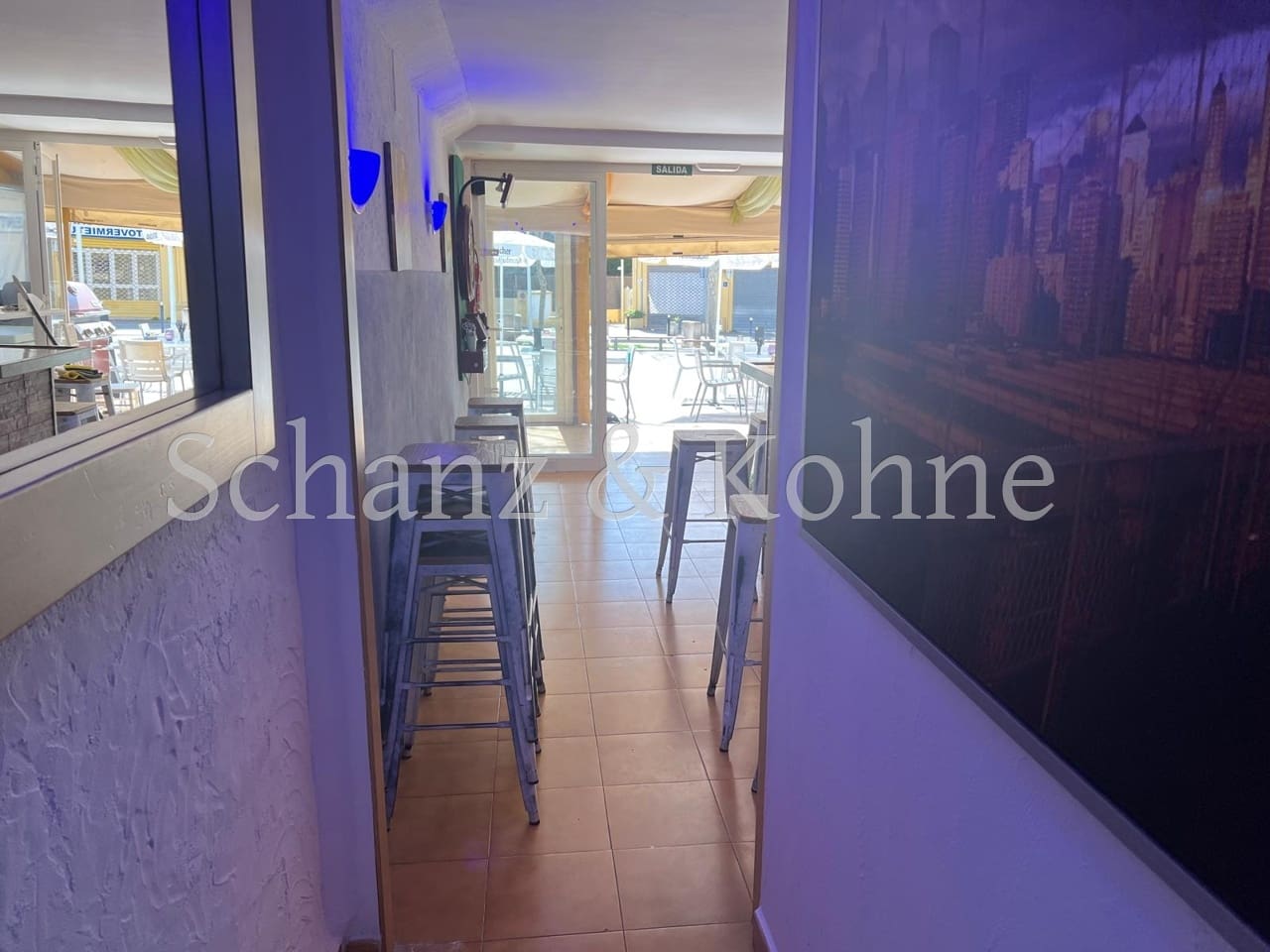 2 bedroom Commercial for sale in Peguera / Paguera - € 90,000 (Ref: 9733428)