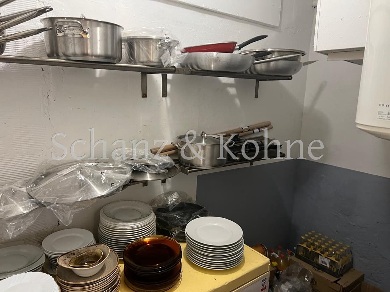 2 bedroom Commercial for sale in Peguera / Paguera - € 90,000 (Ref: 9733428)