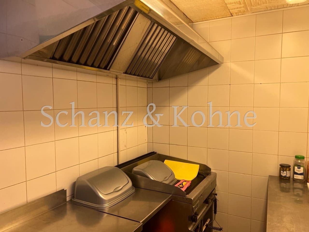 2 bedroom Commercial for sale in Peguera / Paguera - € 90,000 (Ref: 9733428)