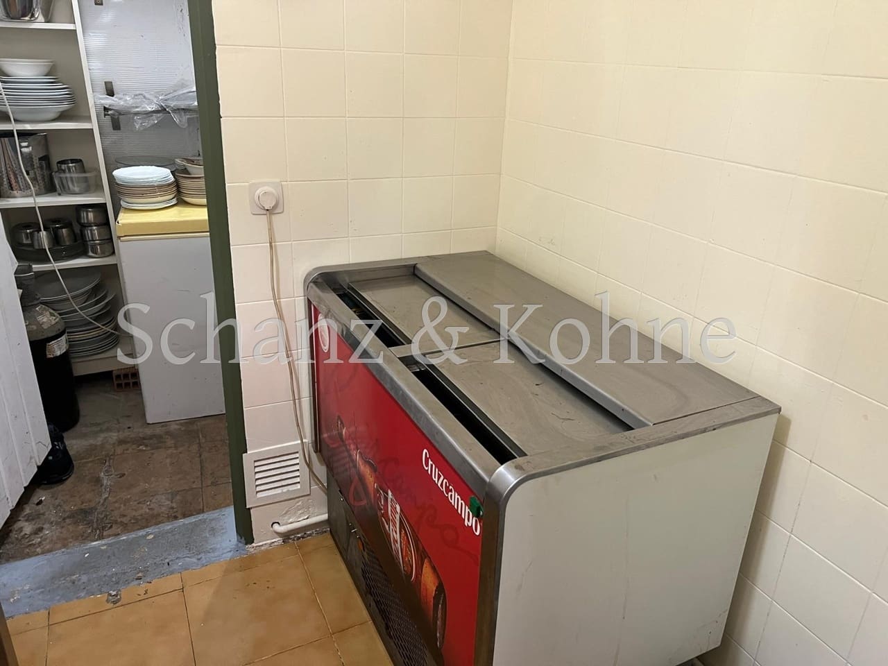 2 bedroom Commercial for sale in Peguera / Paguera - € 90,000 (Ref: 9733428)