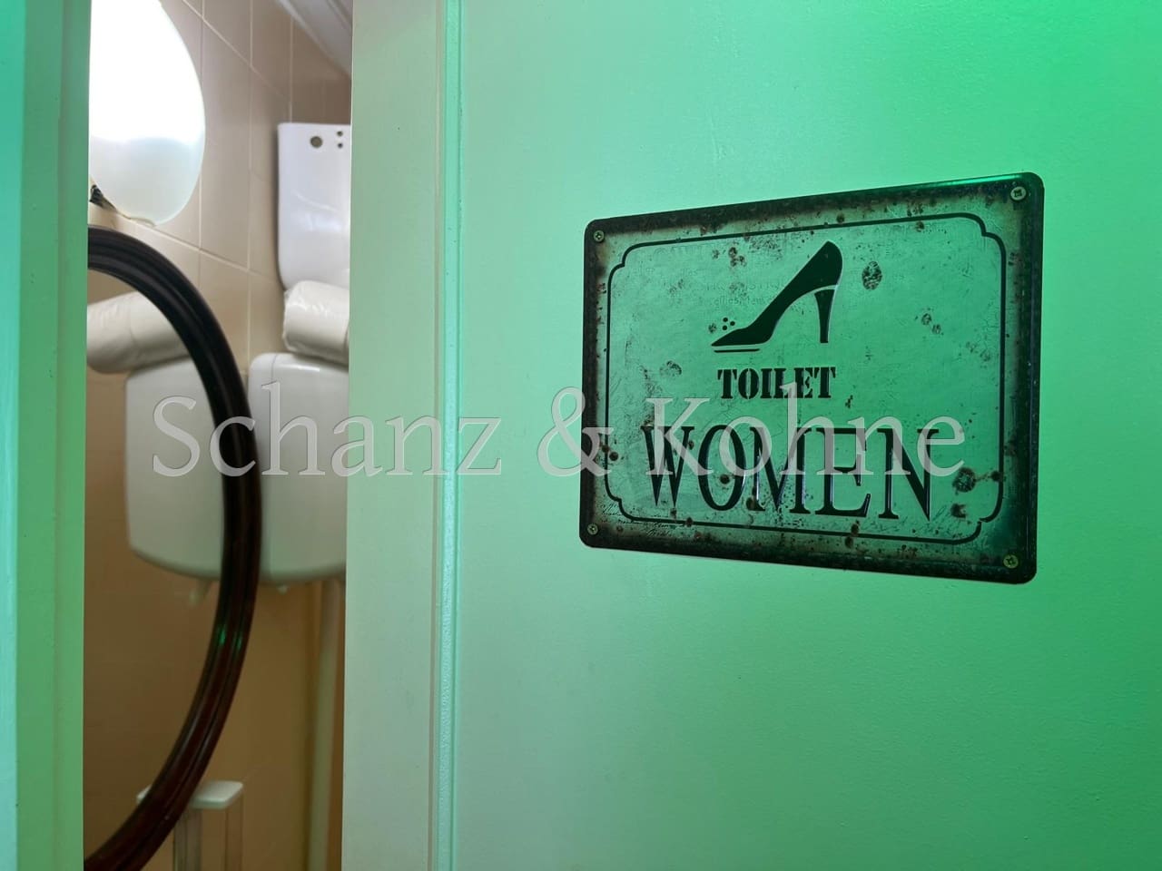 2 bedroom Commercial for sale in Peguera / Paguera - € 90,000 (Ref: 9733428)