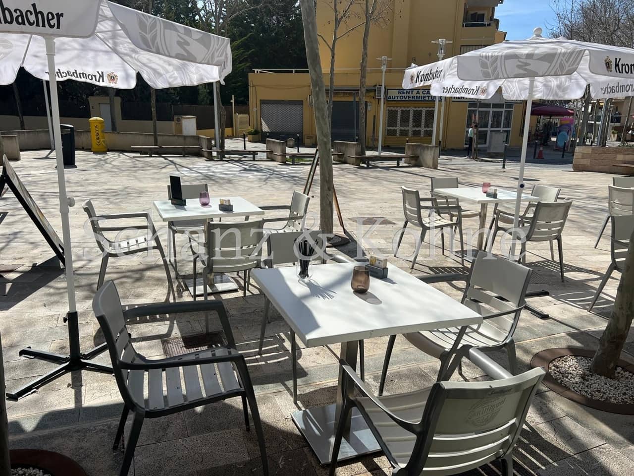 2 bedroom Commercial for sale in Peguera / Paguera - € 90,000 (Ref: 9733428)