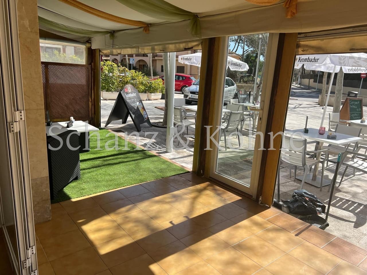 2 bedroom Commercial for sale in Peguera / Paguera - € 90,000 (Ref: 9733428)