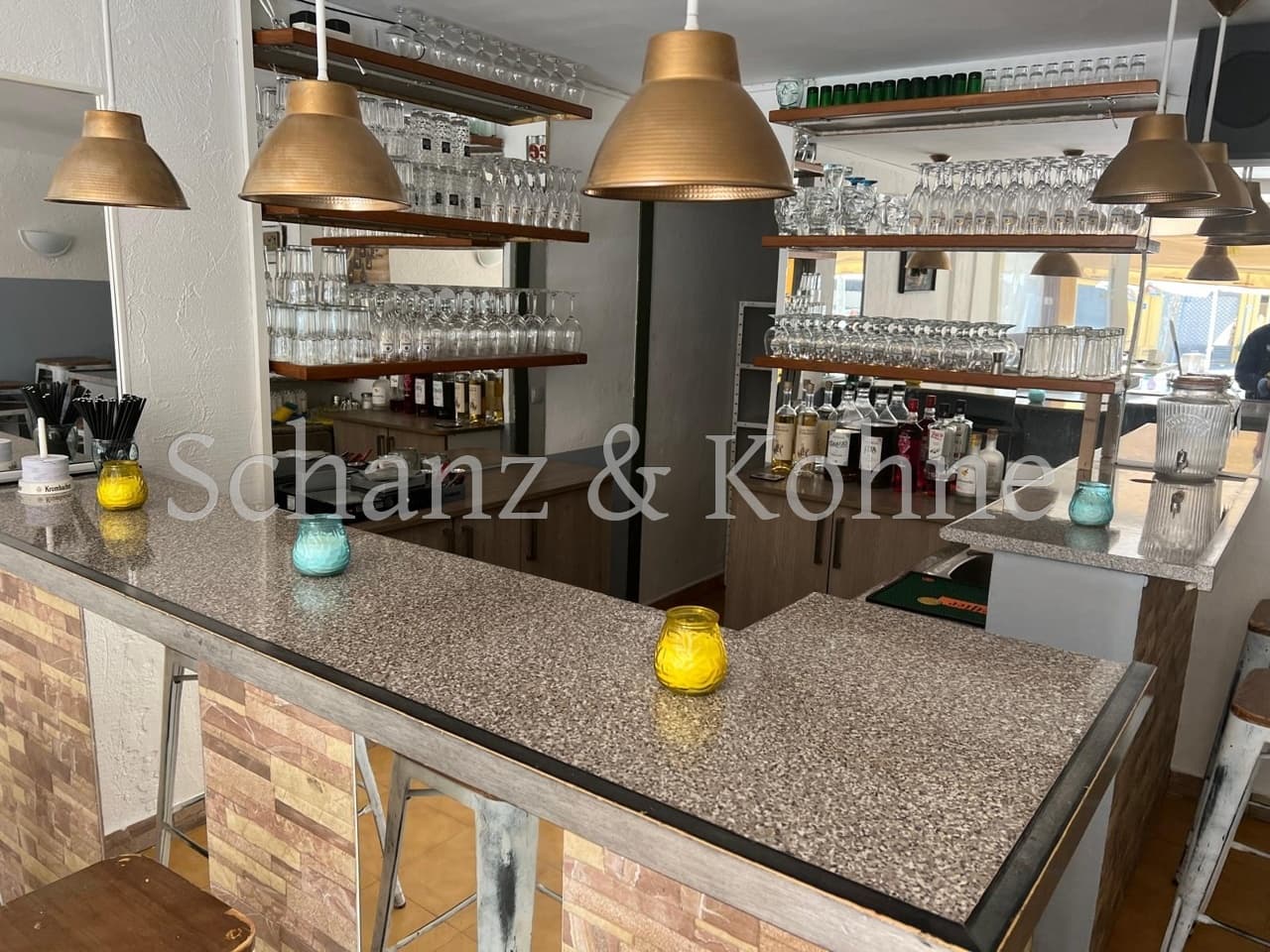 2 bedroom Commercial for sale in Peguera / Paguera - € 90,000 (Ref: 9733428)