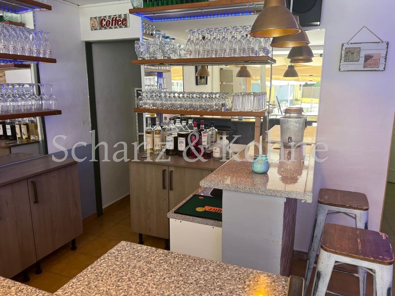 2 bedroom Commercial for sale in Peguera / Paguera - € 90,000 (Ref: 9733428)