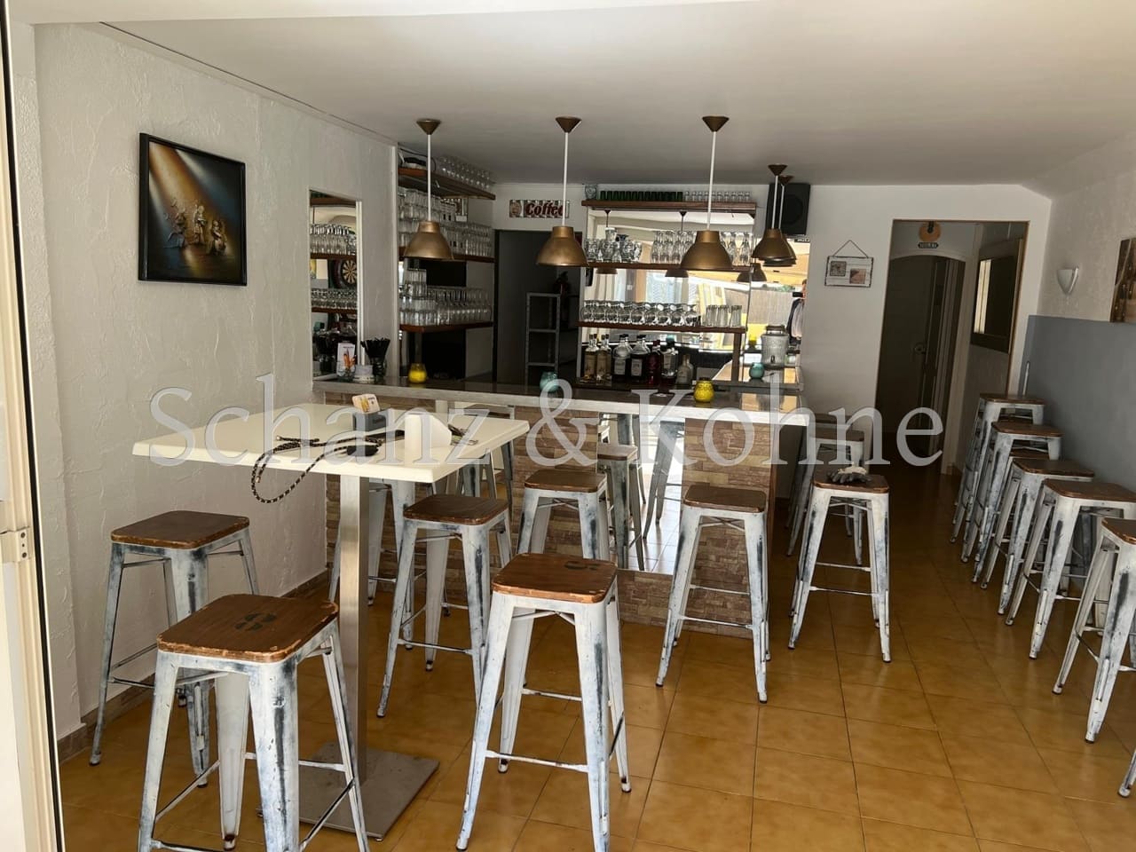 2 bedroom Commercial for sale in Peguera / Paguera - € 90,000 (Ref: 9733428)