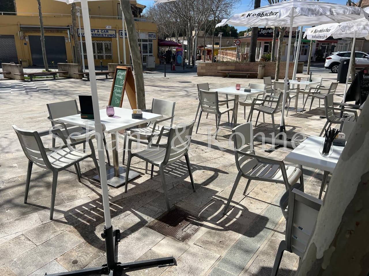 2 bedroom Commercial for sale in Peguera / Paguera - € 90,000 (Ref: 9733428)