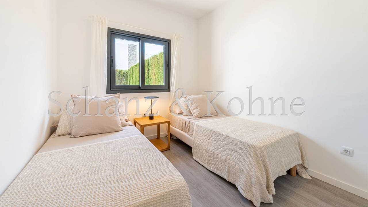 2 bedroom Bungalow for sale in Cala Murada - € 398,000 (Ref: 9802886)