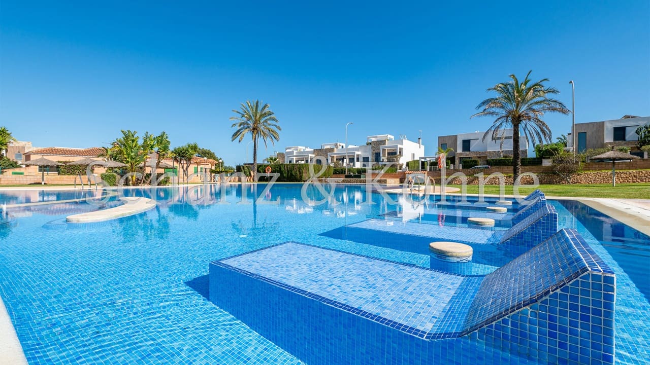 2 bedroom Bungalow for sale in Cala Murada - € 398,000 (Ref: 9802886)