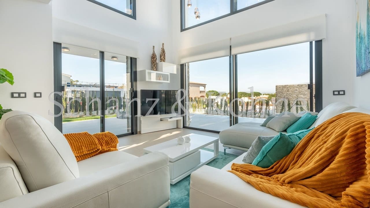3 bedroom Villa for sale in Colonia de Sant Pere / Colonia de San Pedro - € 1,270,000 (Ref: 9841605)