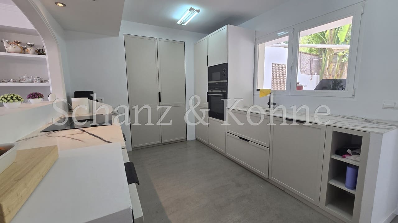 3 quarto Moradia para venda em Genova com piscina - 1 500 000 € (Ref: 9913790)