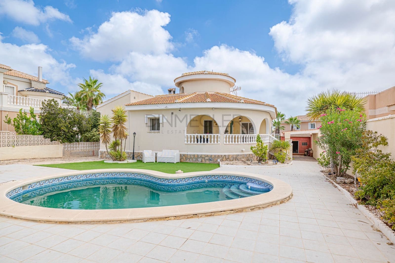 3 Zimmer Villa zu verkaufen in Dona Pepa mit Pool - 399.000 € (Ref: 10030554)
