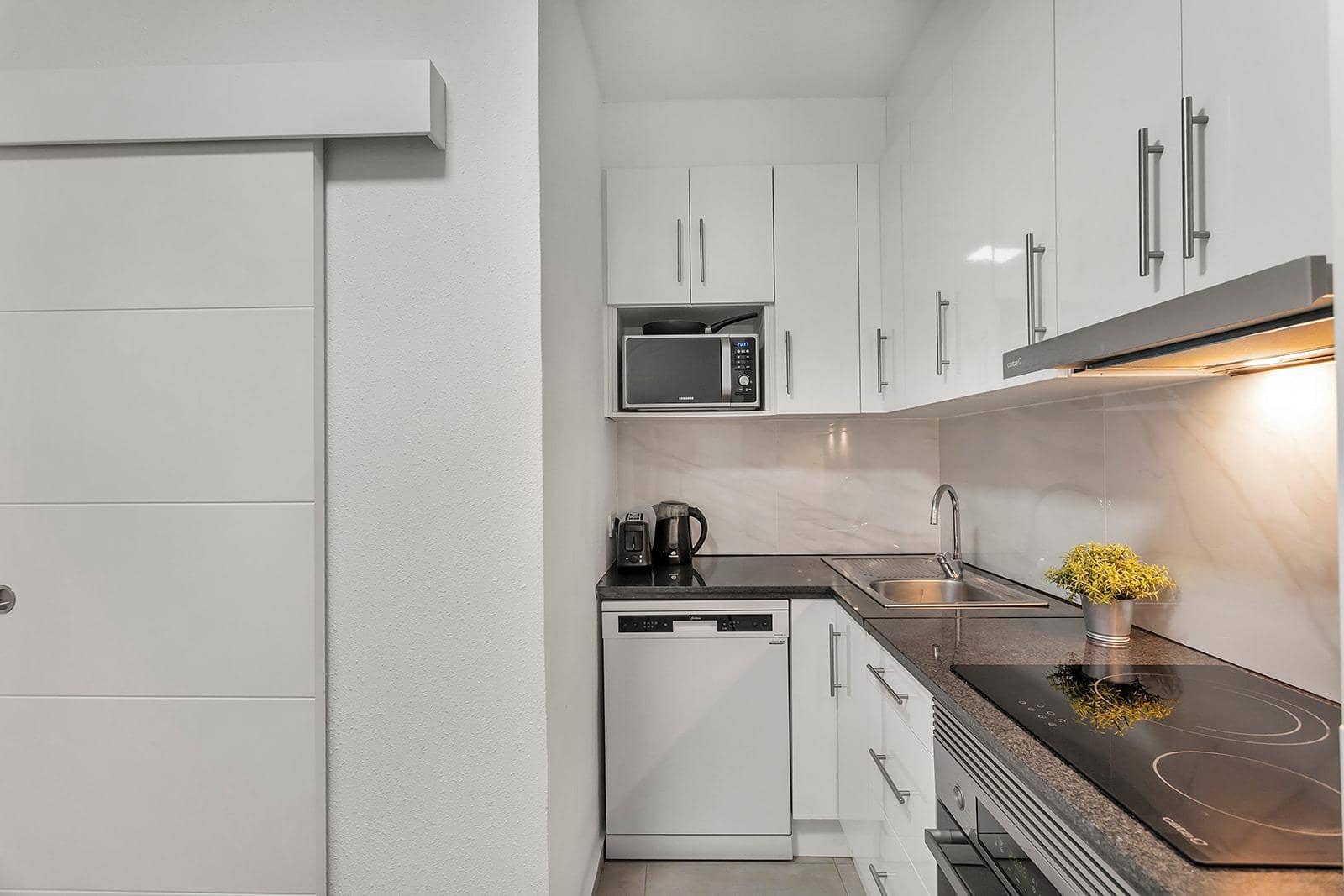 3 makuuhuone Asunto myytävänä paikassa Torrevieja - 200 000 € (Ref: 10075661)