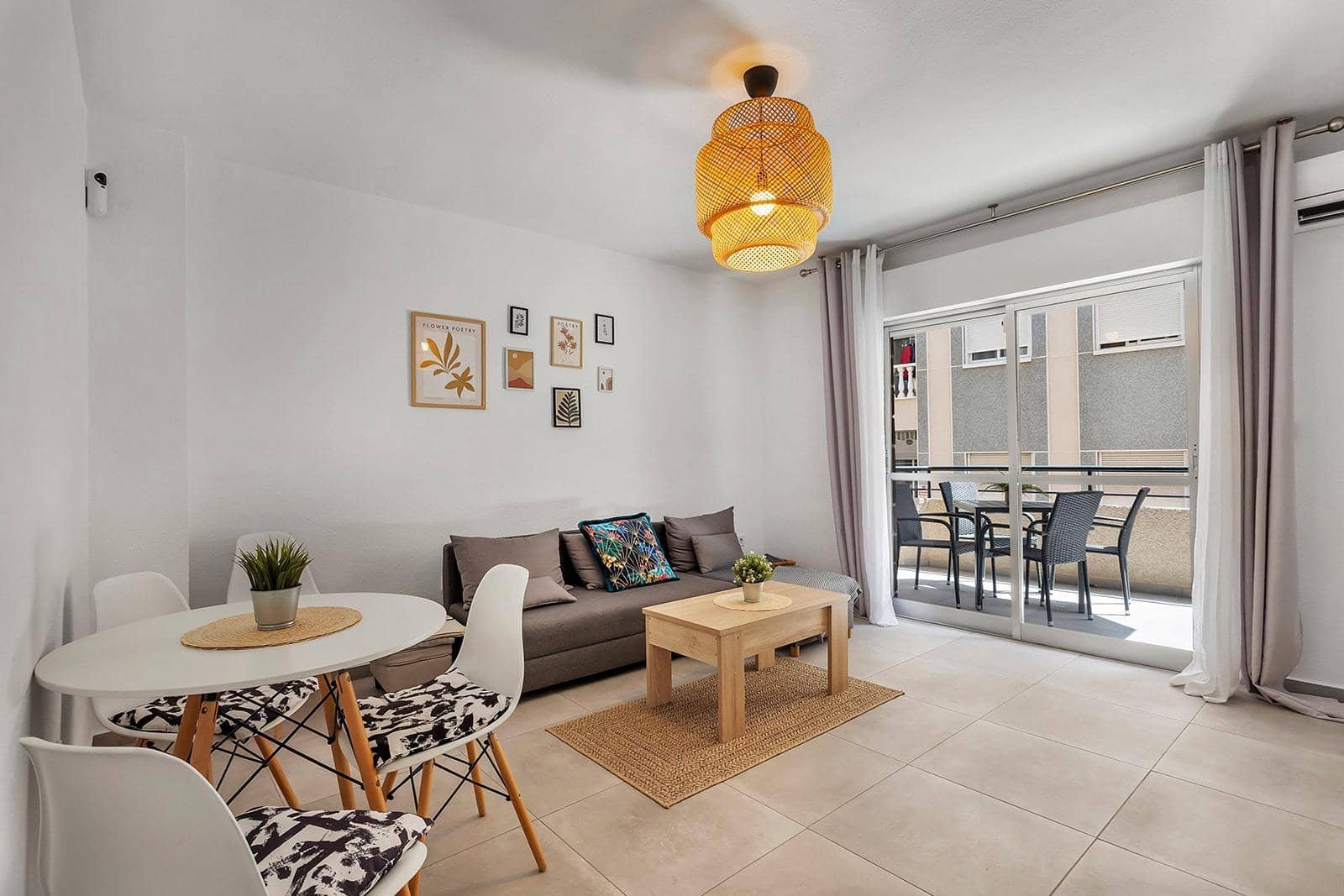 3 makuuhuone Asunto myytävänä paikassa Torrevieja - 200 000 € (Ref: 10075661)