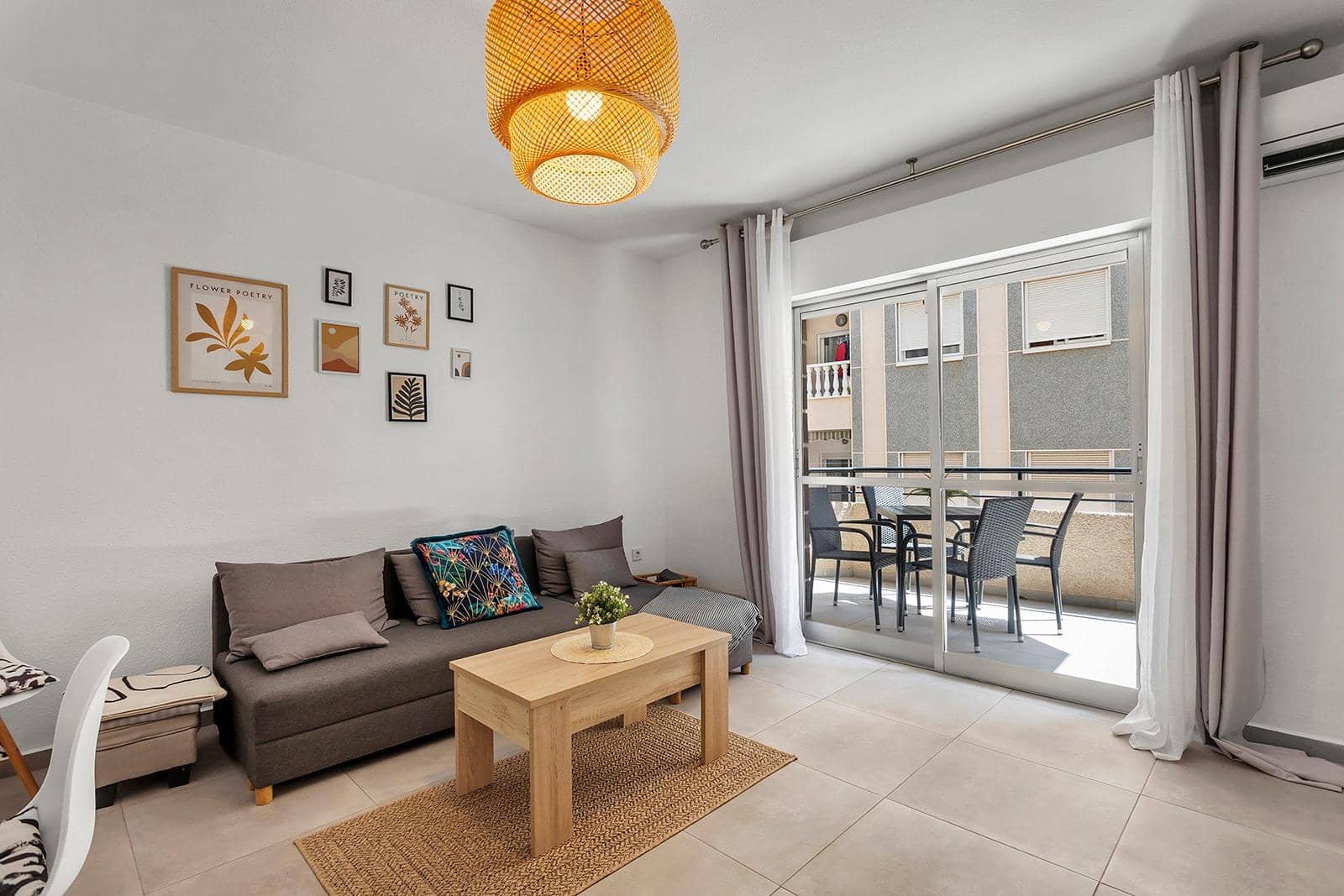 3 makuuhuone Asunto myytävänä paikassa Torrevieja - 200 000 € (Ref: 10075661)