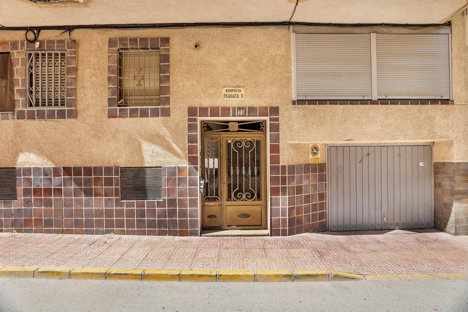 3 makuuhuone Asunto myytävänä paikassa Torrevieja - 200 000 € (Ref: 10075661)