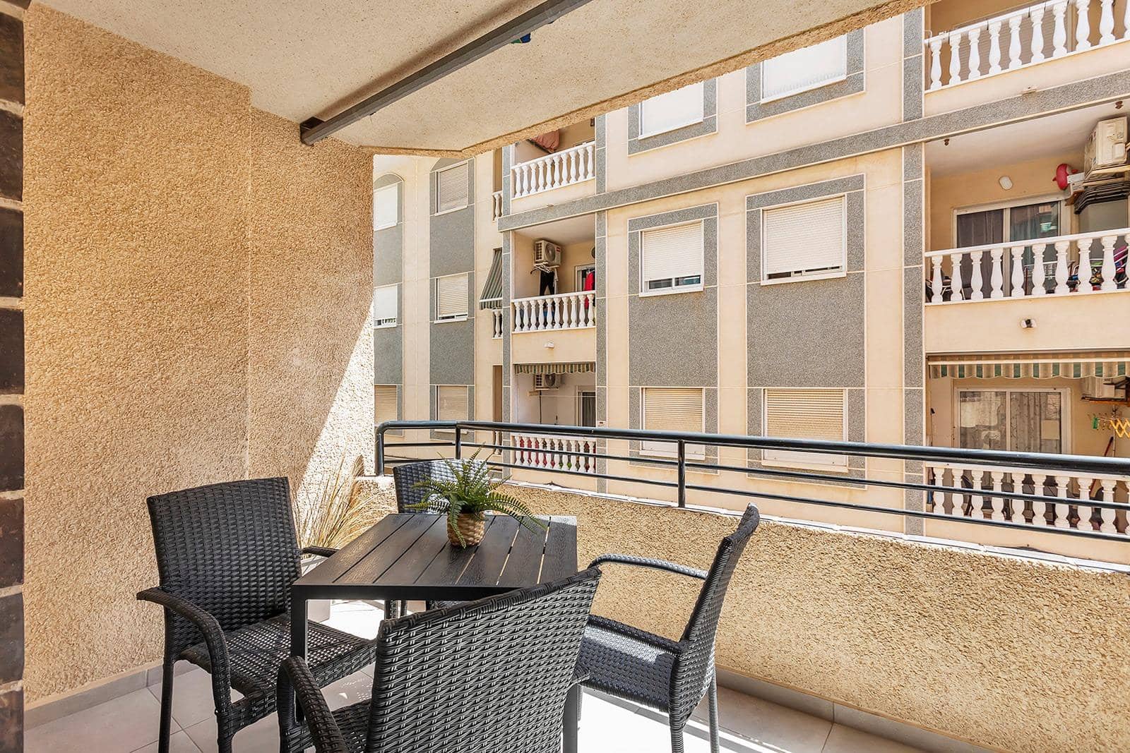 3 makuuhuone Asunto myytävänä paikassa Torrevieja - 200 000 € (Ref: 10075661)
