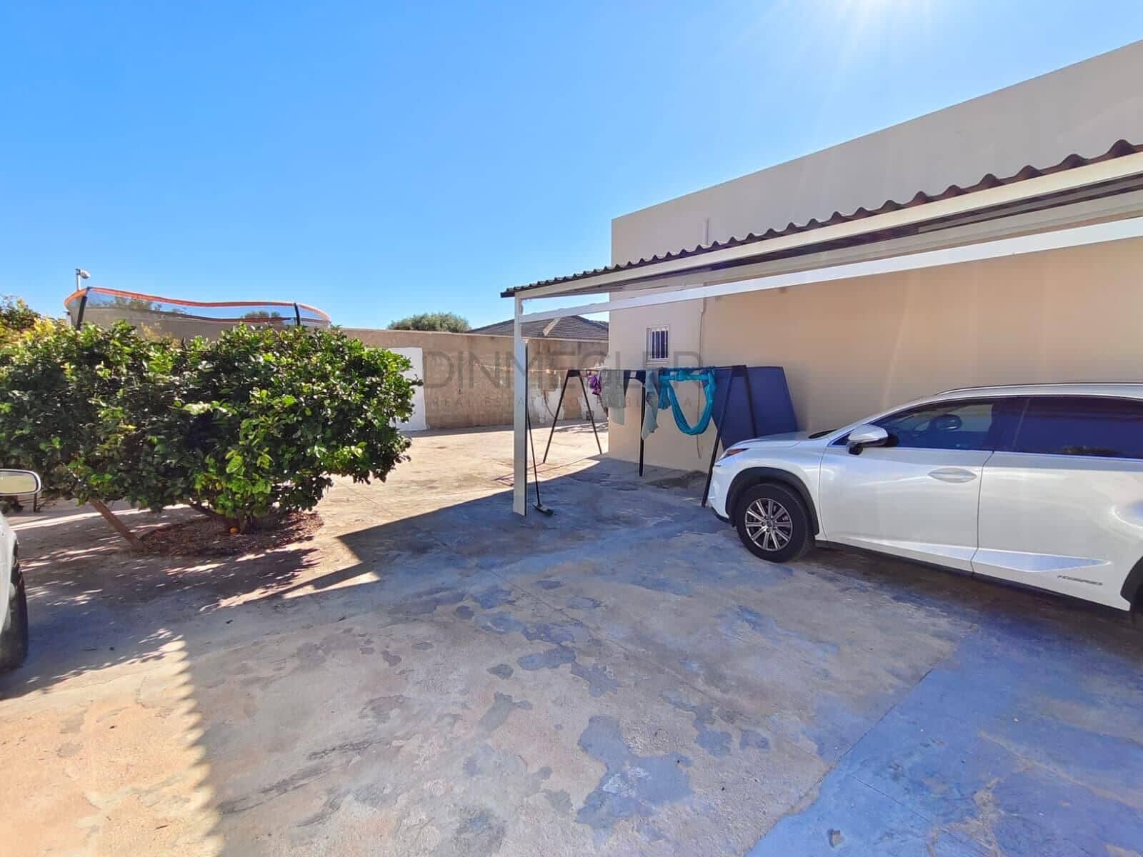 3 soveværelse Villa til salg i Torrevieja med swimmingpool - € 410.000 (Ref: 10081225)
