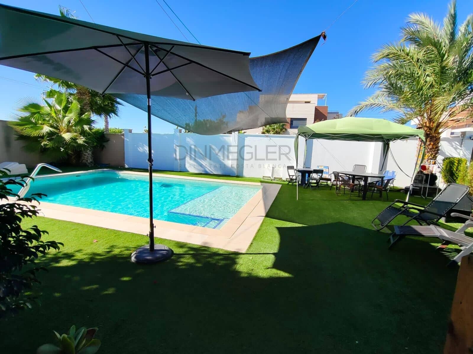 3 soveværelse Villa til salg i Torrevieja med swimmingpool - € 410.000 (Ref: 10081225)