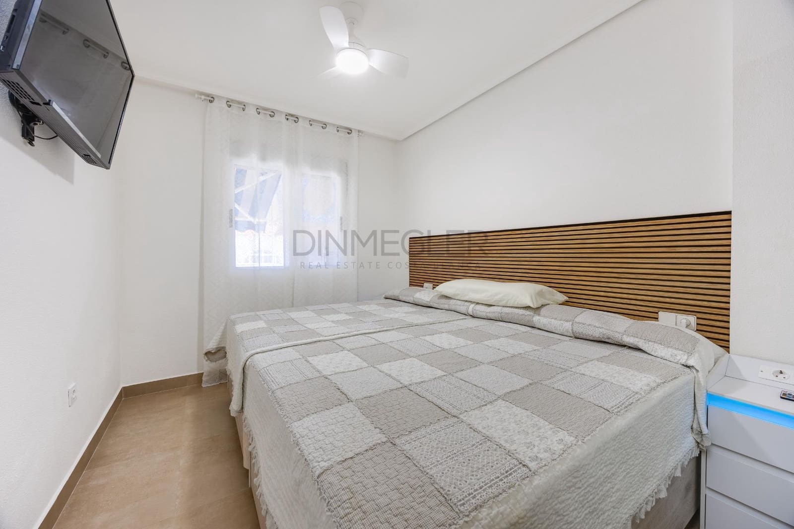 2 bedroom Penthouse for sale in Torrevieja - € 190,000 (Ref: 10098420)