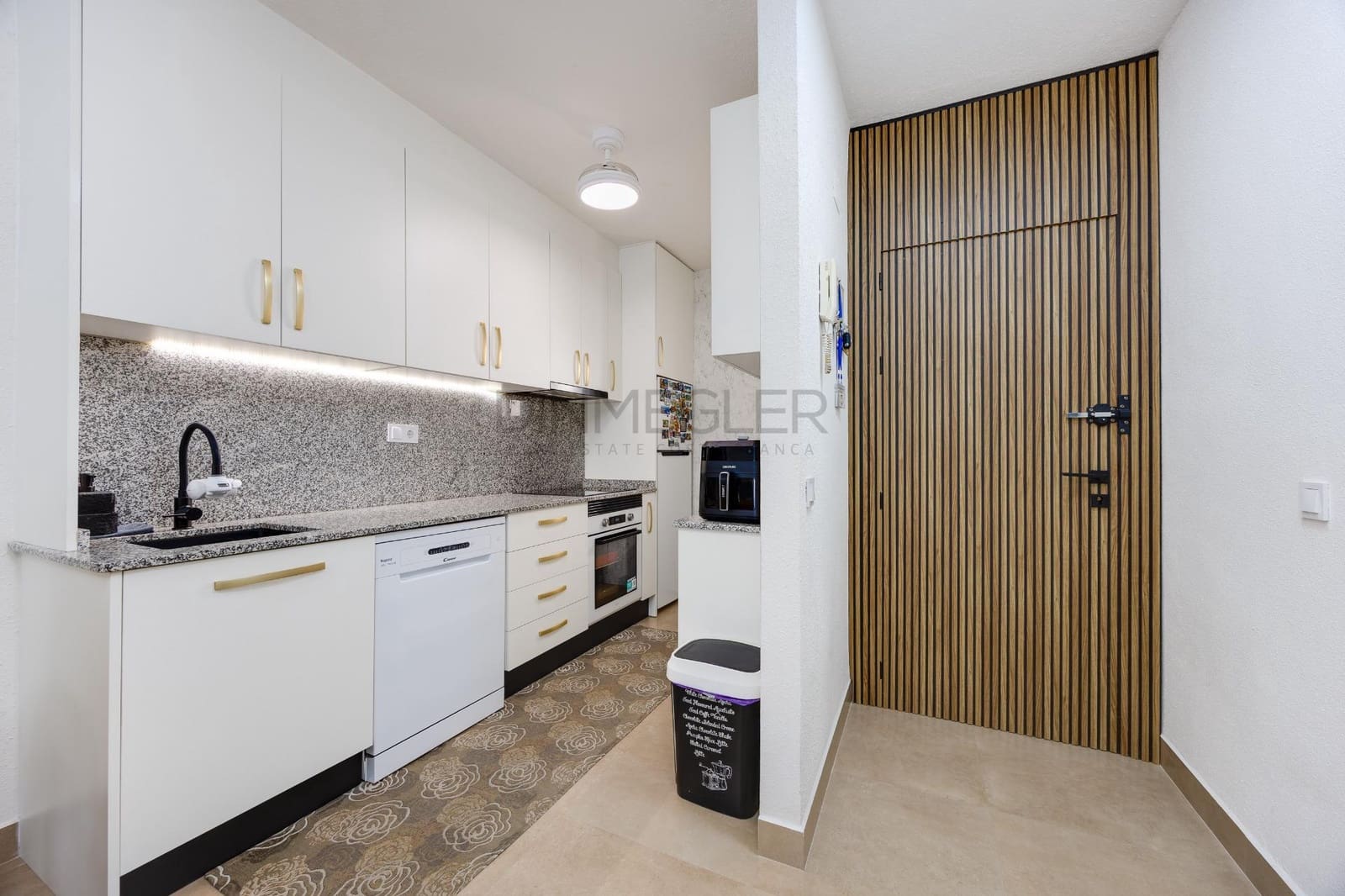 2 bedroom Penthouse for sale in Torrevieja - € 190,000 (Ref: 10098420)
